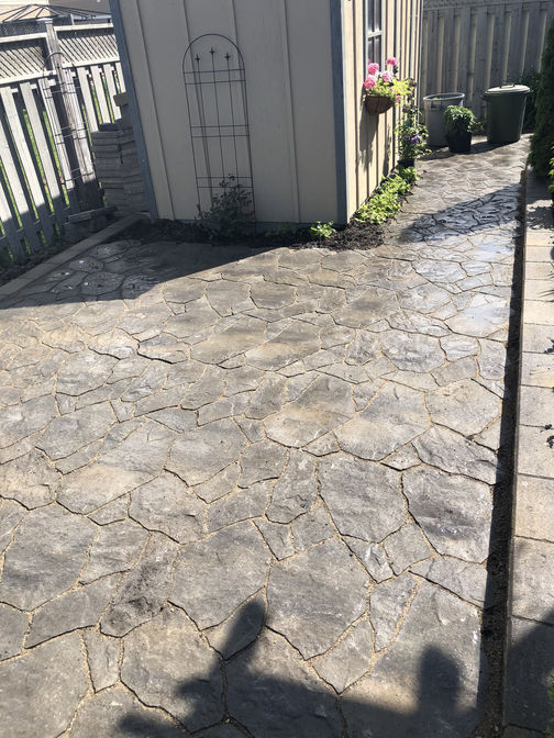 Engineered random paver patio. An engineered paver patio project in London Ontario region by O'Connor Stone & Landscape