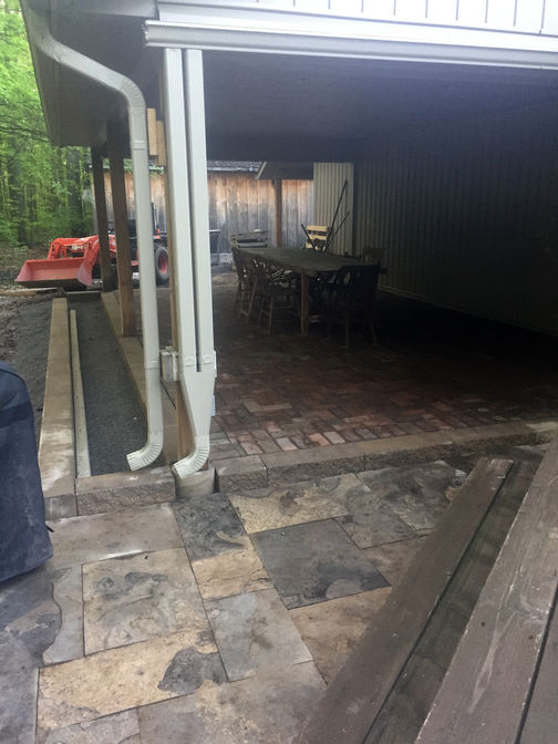 Raised patio step. A project by the London Ontario based O'Connor Stone & Landscape